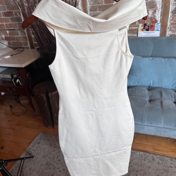 Backstage dress - Picture 2 of 3